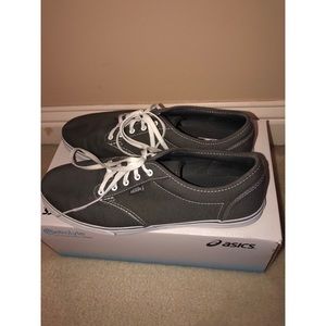 Women’s gray vans sneakers